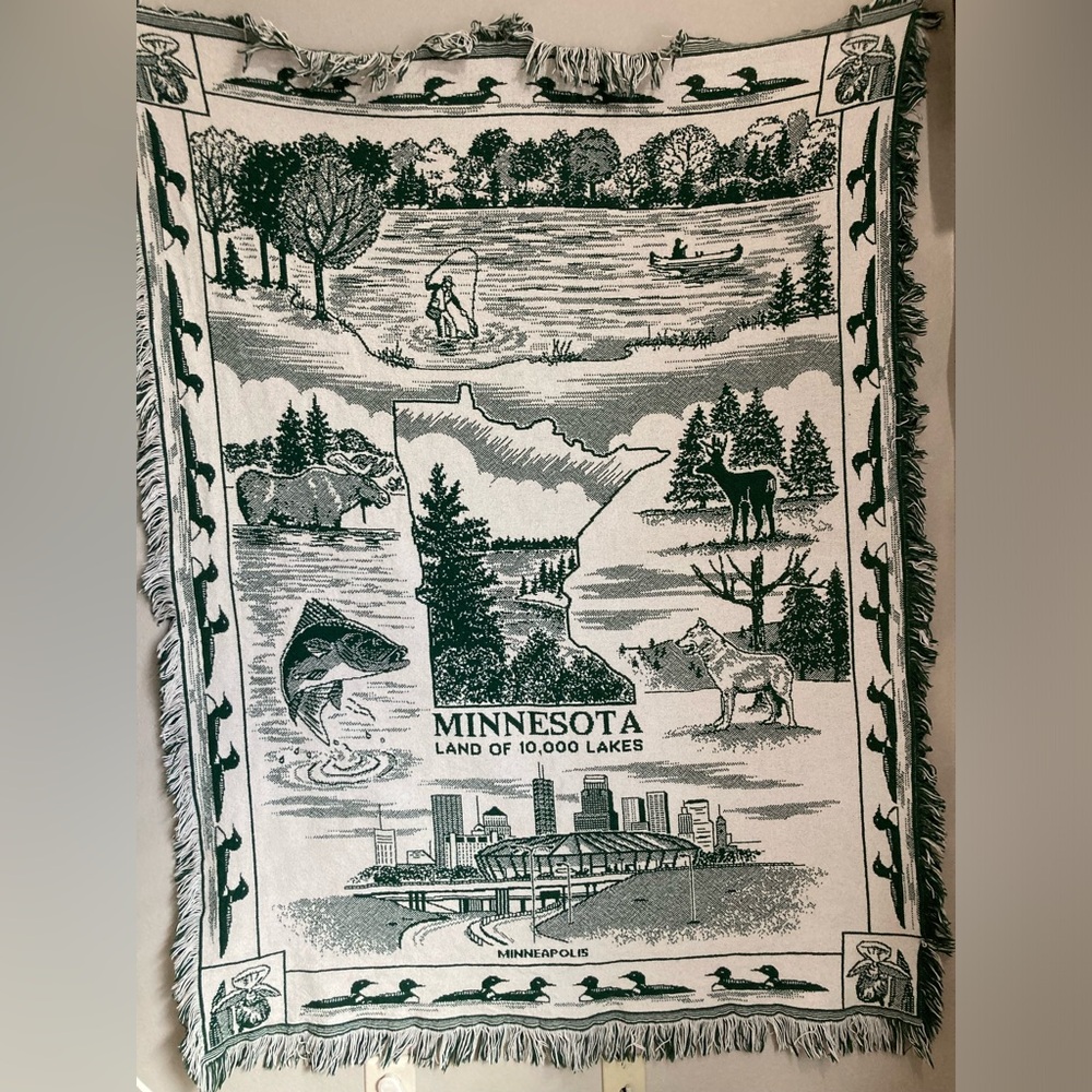 Vintage Minnesota Woven Blanket | Land Of 10,000 Lakes | Minneapolis Minnesota